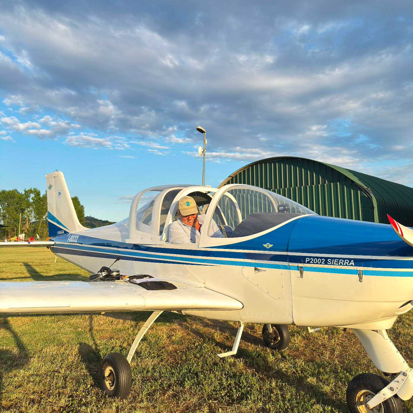 Hangar Avioboglietto: esperienza interattiva di volo a Asti, Alba, Cuneo, servizi per piloti