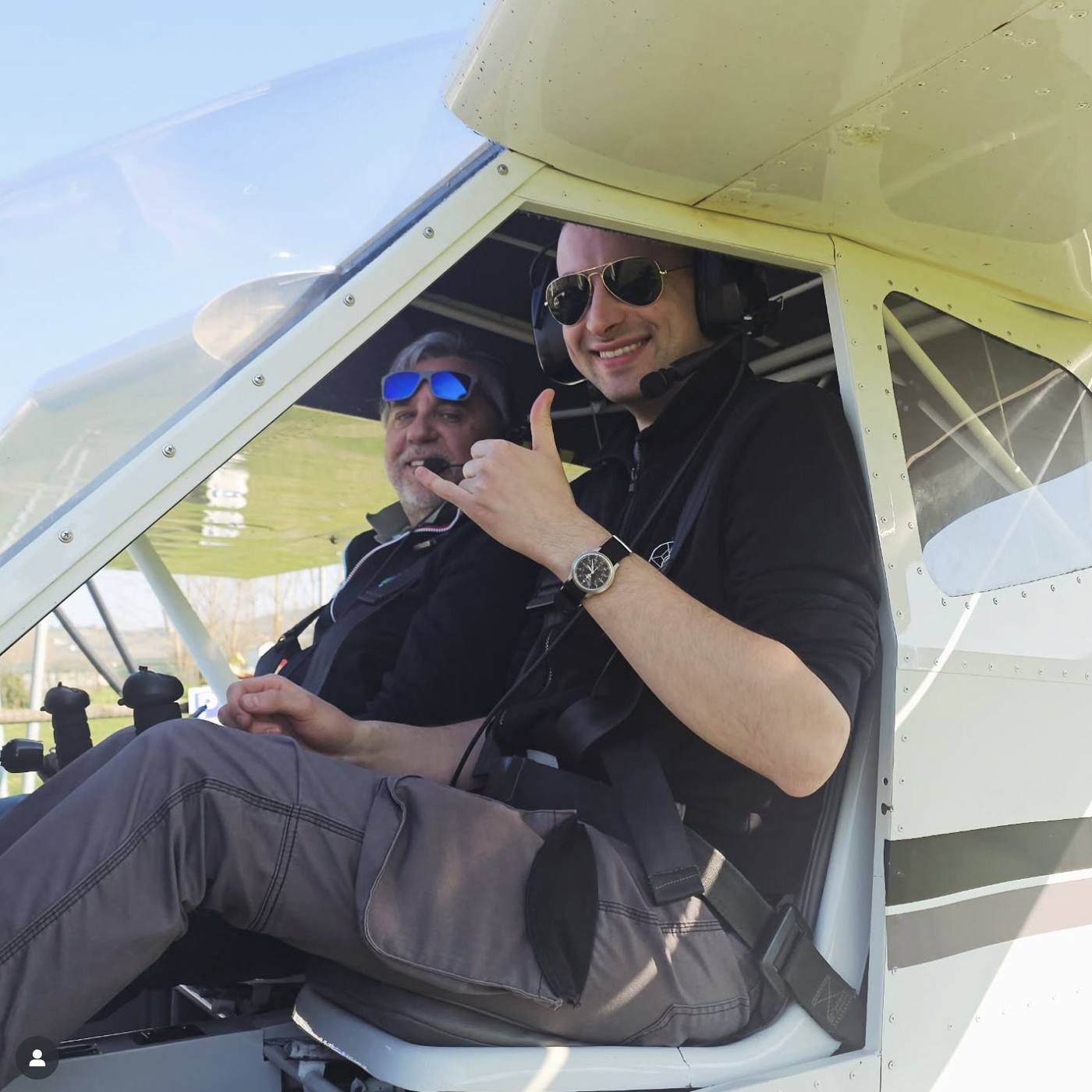 Aperitivo e spettacolo in volo, esperienza esclusiva nel Monferrato