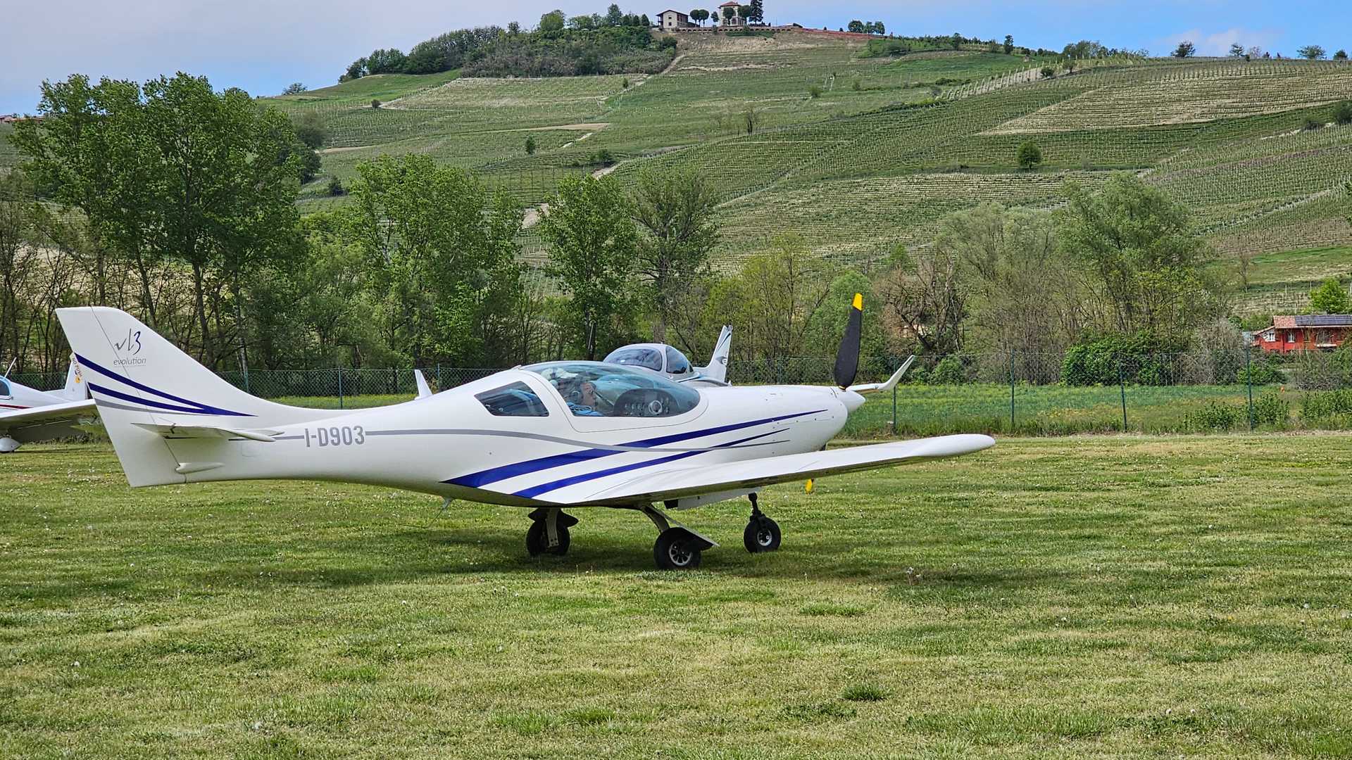 esperienza di volo con avioboglietto in piemonte, asti, cuneo, alba e torino