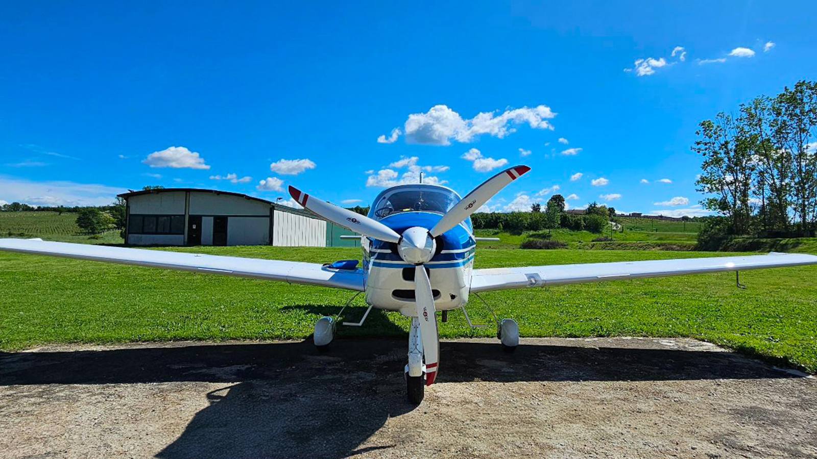 Spettacolo di volo a Boglietto nel Monferrato: evento esclusivo, emozioni uniche, Piemonte